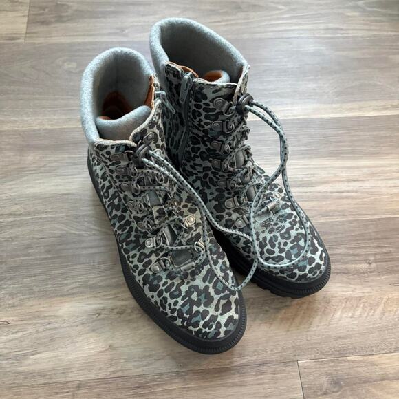 Lucky Brand Eavan Combat Boots Blue Cheetah Print Size 8 - Picture 5 of 7